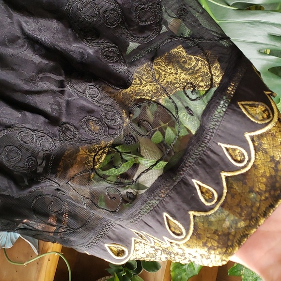 Gorgeous Nataya Black and Gold Blouse Size Small - Picture 4 of 10